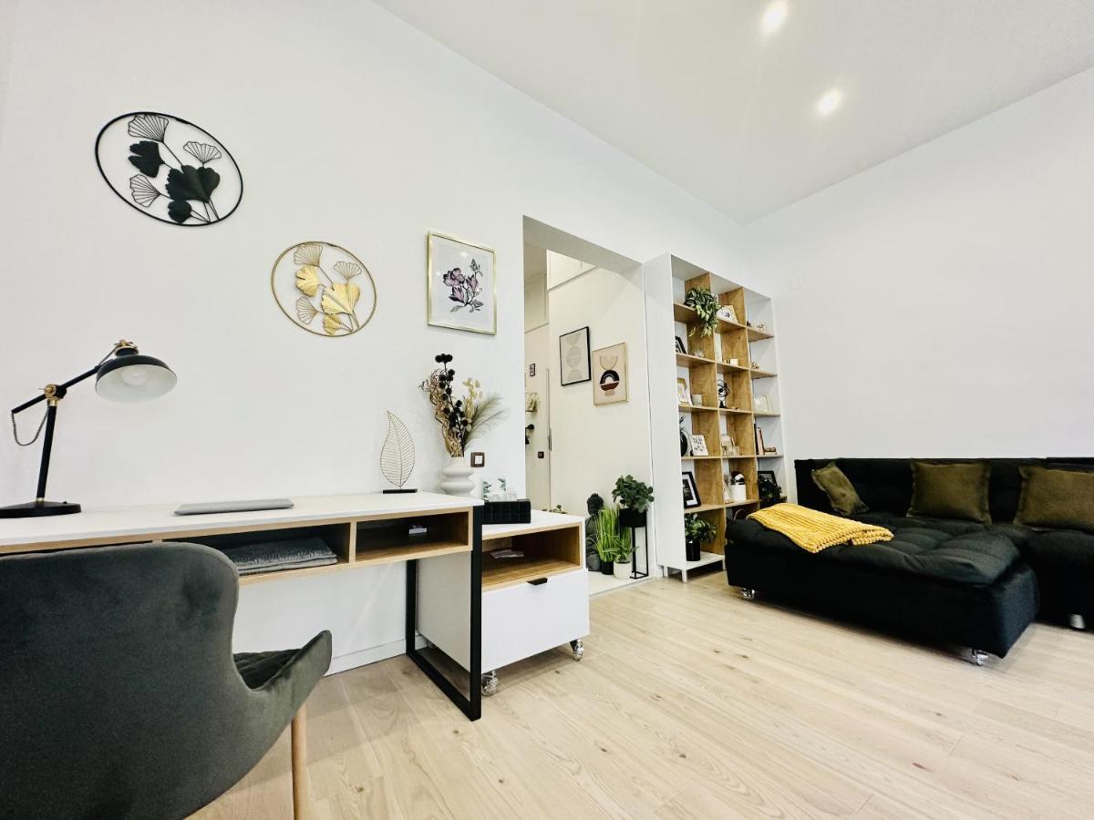 Clever Studio Near Central Shopping Center Cluj-Napoca Exteriör bild