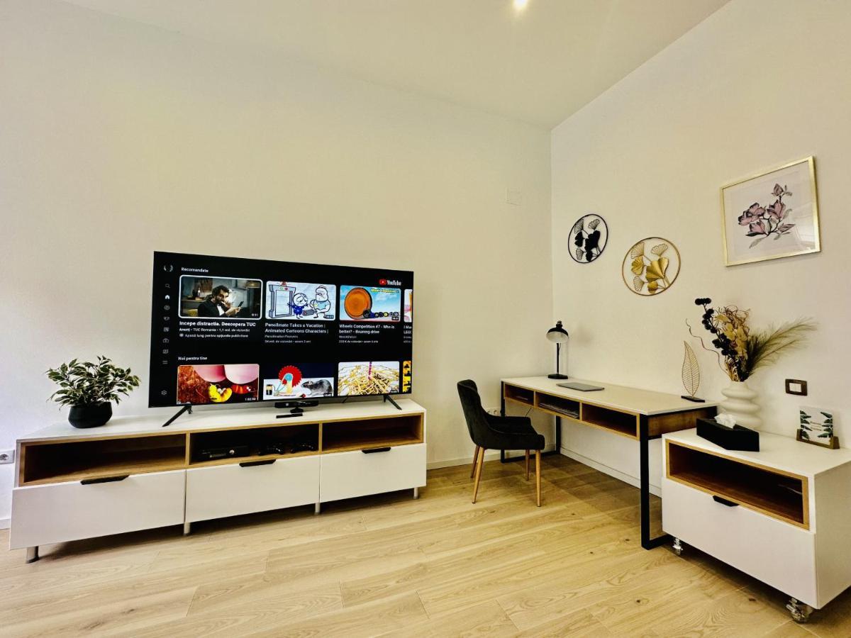 Clever Studio Near Central Shopping Center Cluj-Napoca Exteriör bild